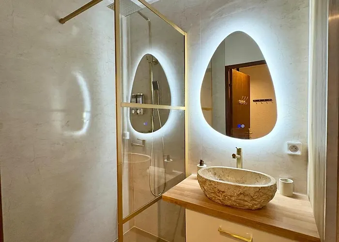 Apartment Relaxing With Balneo Nimes