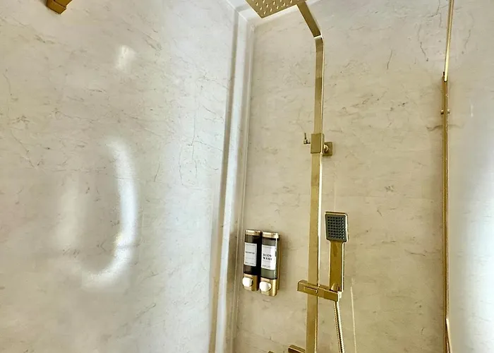 Relaxing With Balneo Apartment Nimes